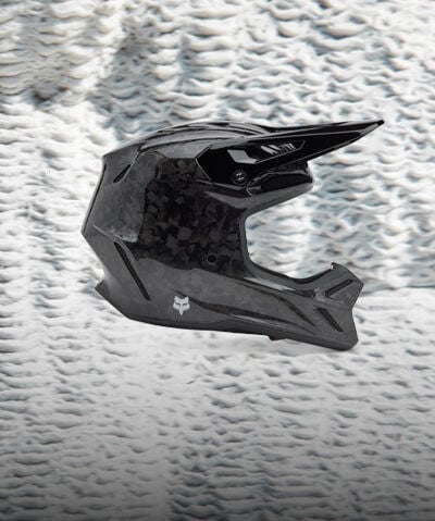 Fox V3RS moto helmet